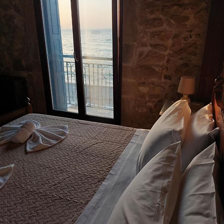 Volakas Beachfront Suites Rethymno  Екстер'єр фото