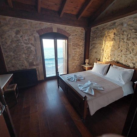 Volakas Beachfront Suites Rethymno  Екстер'єр фото